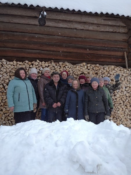 Трудовой "десант"  "серебряных" волонтёров   